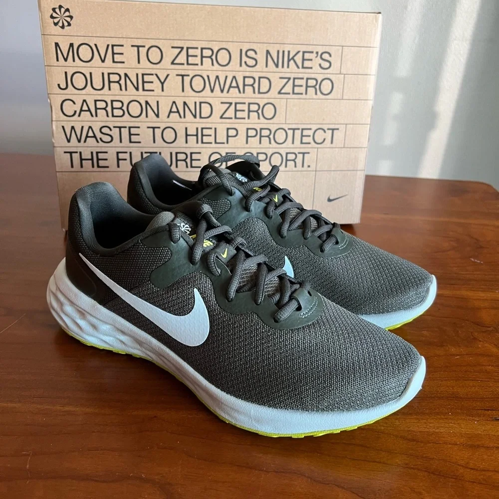 Nike Revolution 6 Next Nature Road Running Shoes - green (DC3728-300) new in box - Picture 3 of 9